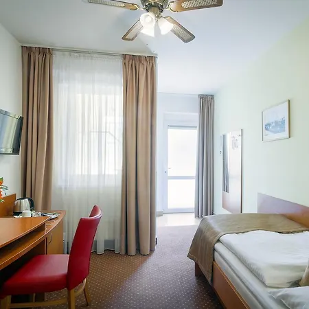 Seifert Szálloda 4*